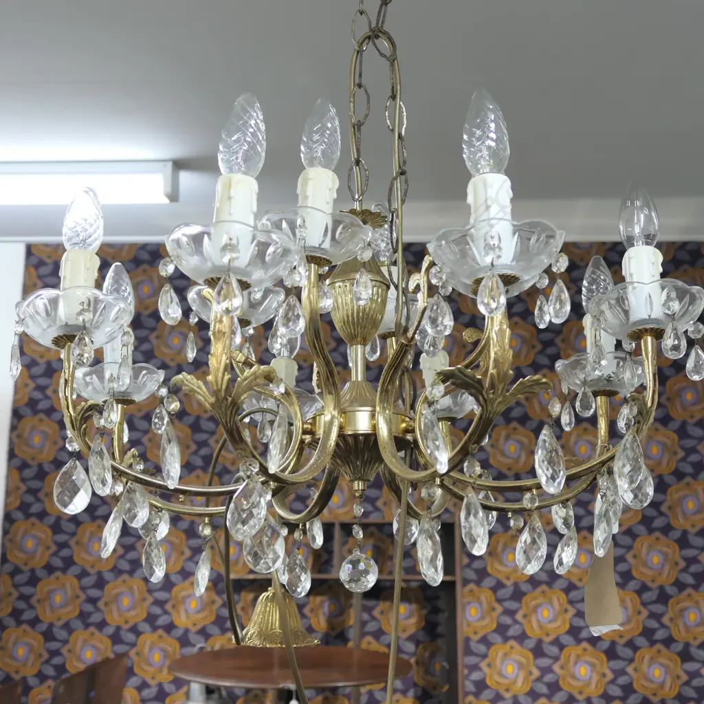 LGE GILT METAL & CRYSTAL CHANDELIER 12 LIGHT Image 1++