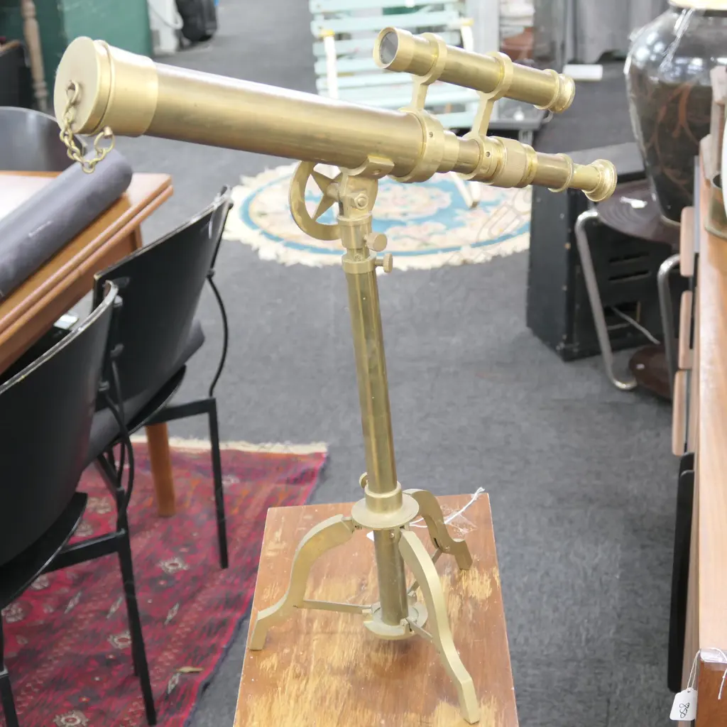 ANTIQUE BRASS TELESCOPE ON STAND  Image 1++