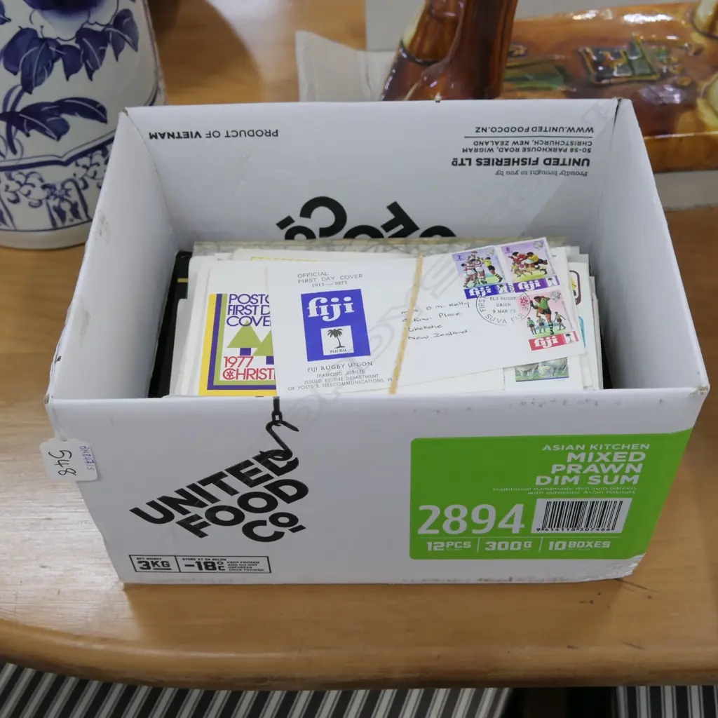 LOT ASST STAMP ALBUMS AND FIRST DAY COVERS Image 1++