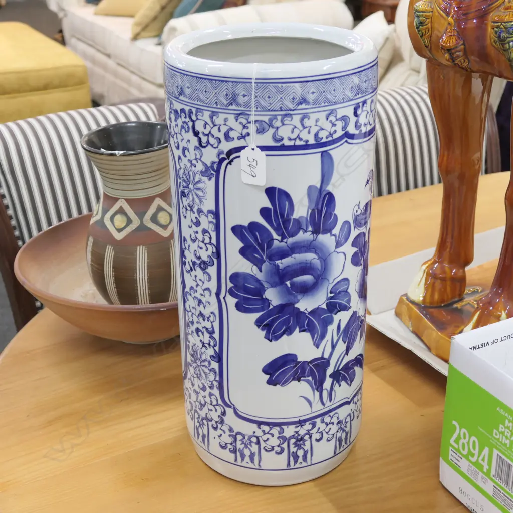 BLUE AND WHITE CERAMIC UMBRELLA STAND H. 440MM  Image 1++