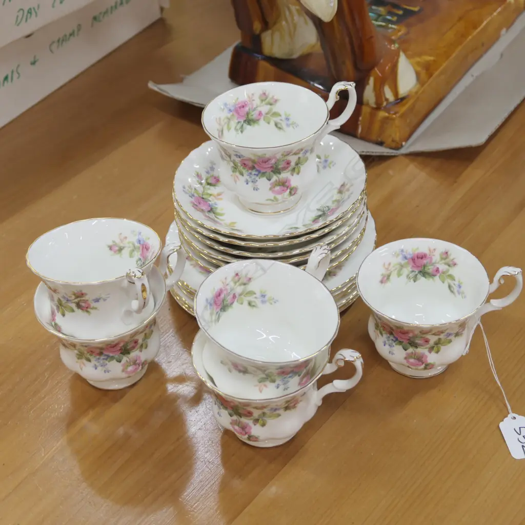 18 PCE ROYAL ALBERT 'MOSS ROSE' SIX TRIOS Image 1++