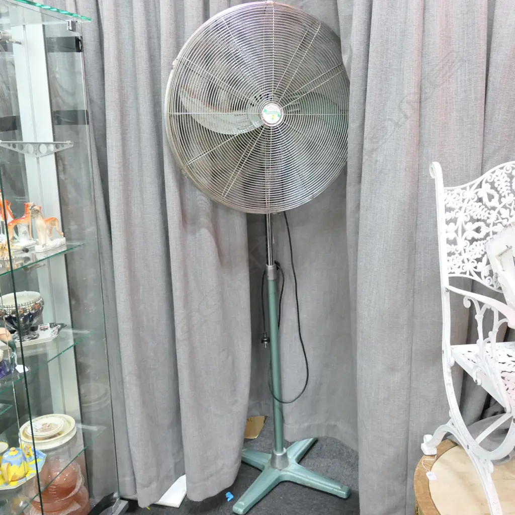 INDUSTRIAL VINTAGE FAN Image 1++