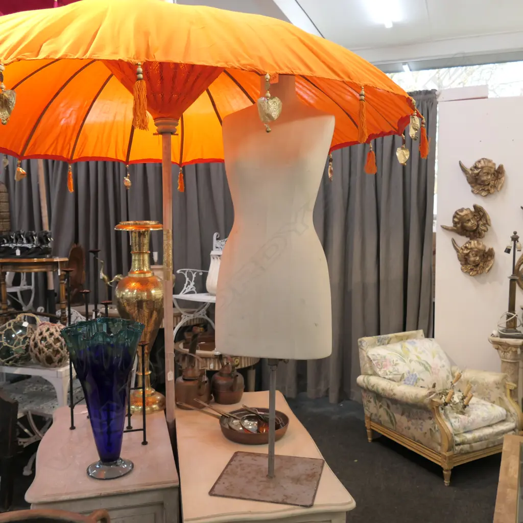 VINTAGE DRESSMAKERS DUMMY MANNEQUIN FORM 1250MM H Image 1++