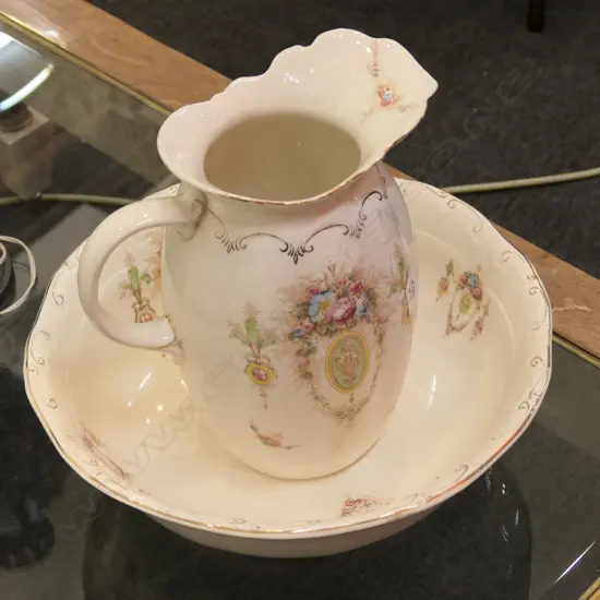 LATE VICT. BATHROOM JUG & BASIN SET. CROWN DEVON 'LURE'