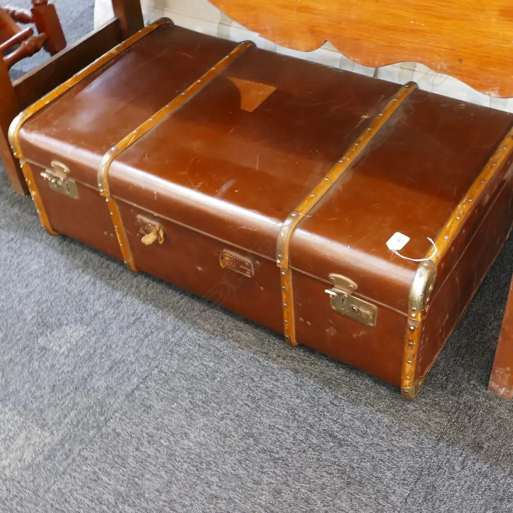 OLD LEATHERETTE & WOOD BOUND TRUCK Image 1++