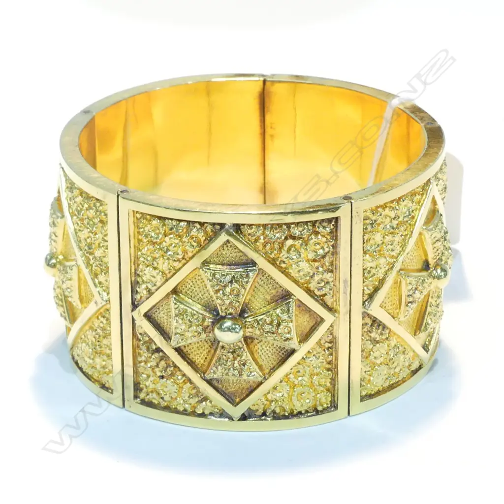 BRASS HINGED BANGLE Image 1++