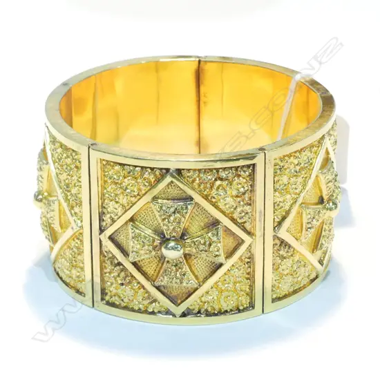 BRASS HINGED BANGLE