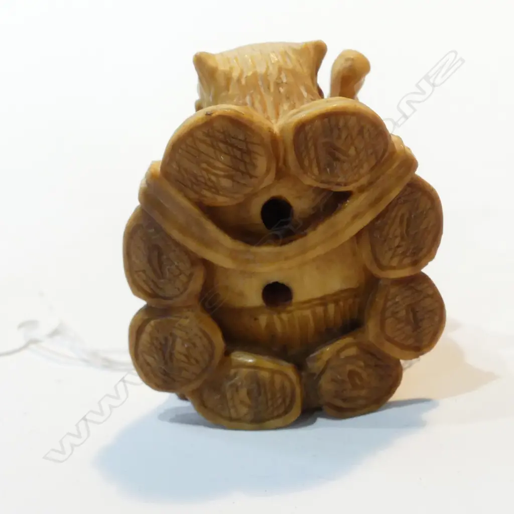 JAPANESE CARVED IVORY NETSUKE Image 1++