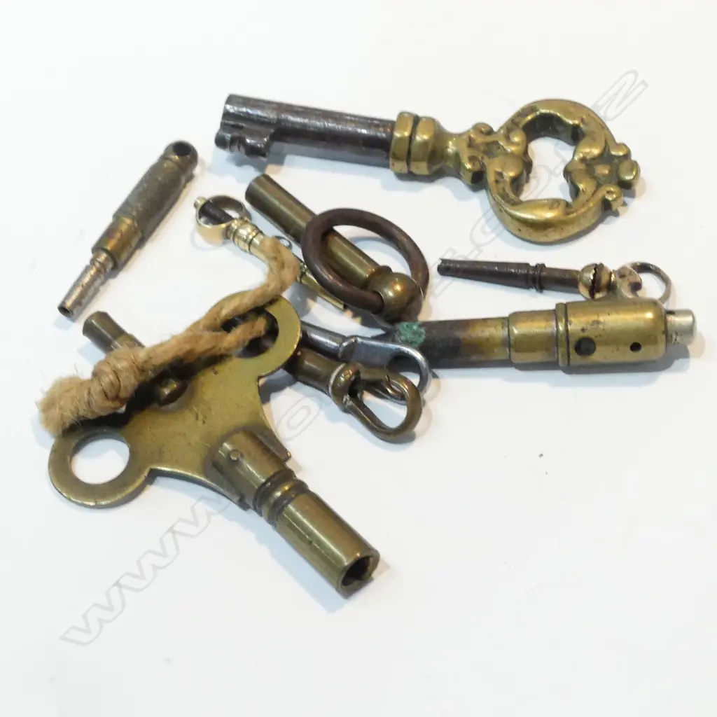 5 POCKET WATCH KEYS + 4 CLOCK KEYS Image 1++