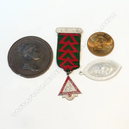 SMALL PLAQUE EMPRESS JOSEPHINE & OTHER MEDALLIONS 