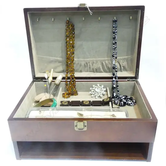 JEWELLERY BOX WITH CONTENTS