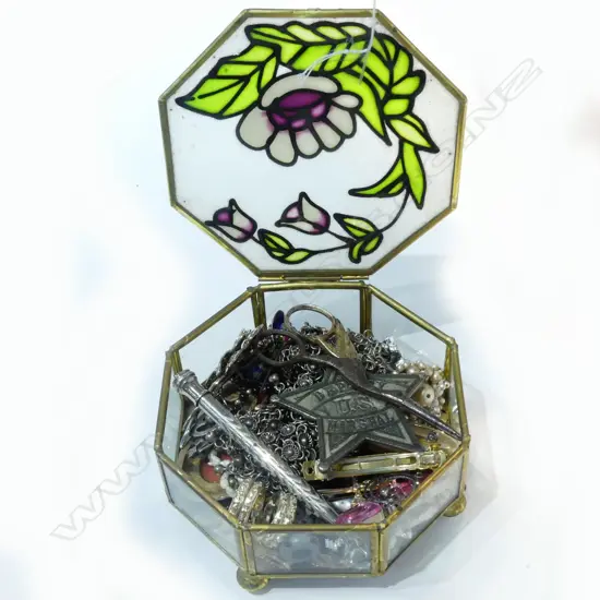 GLASS BOX OF ASSORTED JEWELLERY