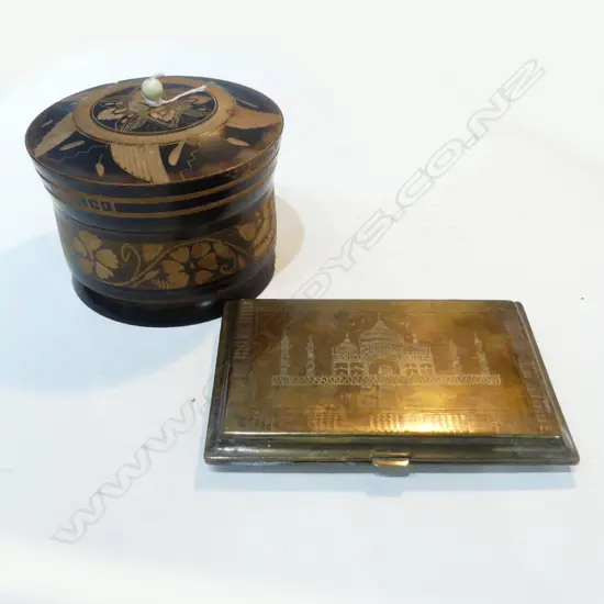 WOODEN BOX WITH ASST. BADGES/BUTTONS, 1 CIG, CASE