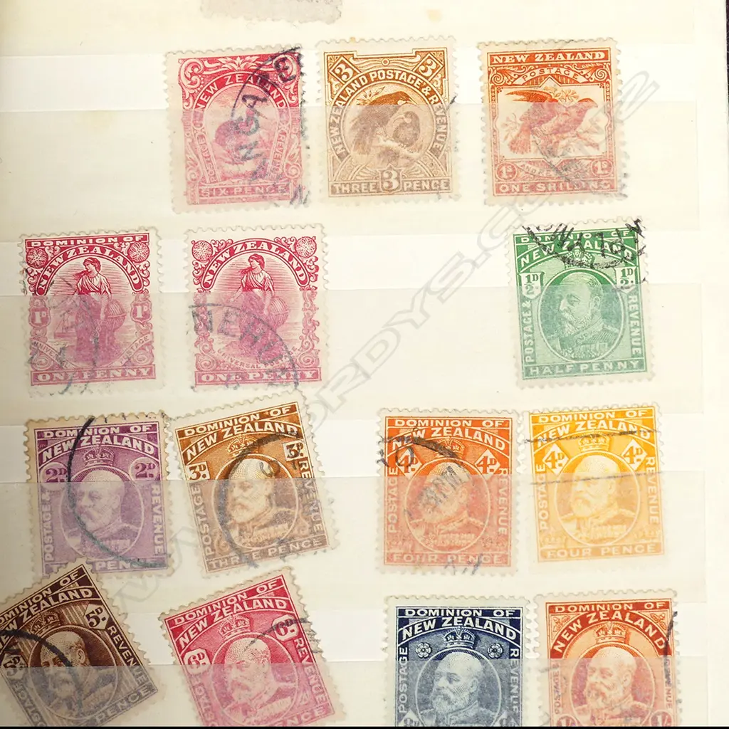 NZ STAMPS 1ST PICT + KGV + UNIVERSAL + FFQ 6D BLUE PERF.. Image 1++