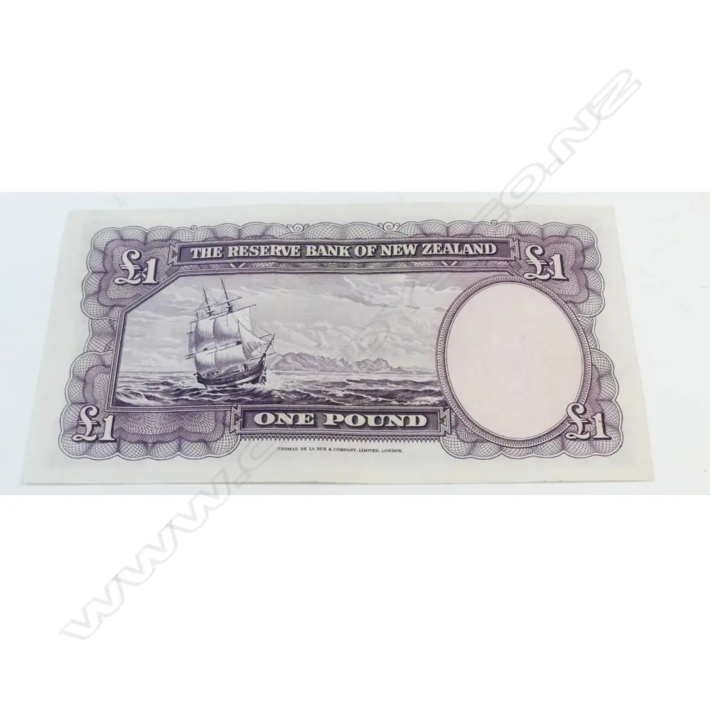 1 NEW ZEALAND ONE POUND B/NOTE P HANNA 1940 -55 Image 1++