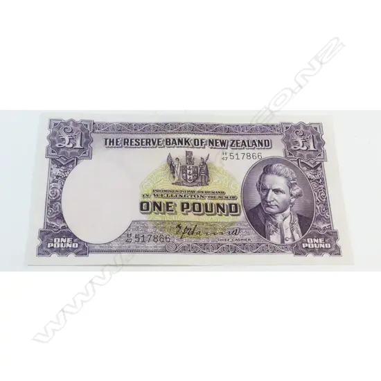 1 NEW ZEALAND ONE POUND B/NOTE P HANNA 1940 -55