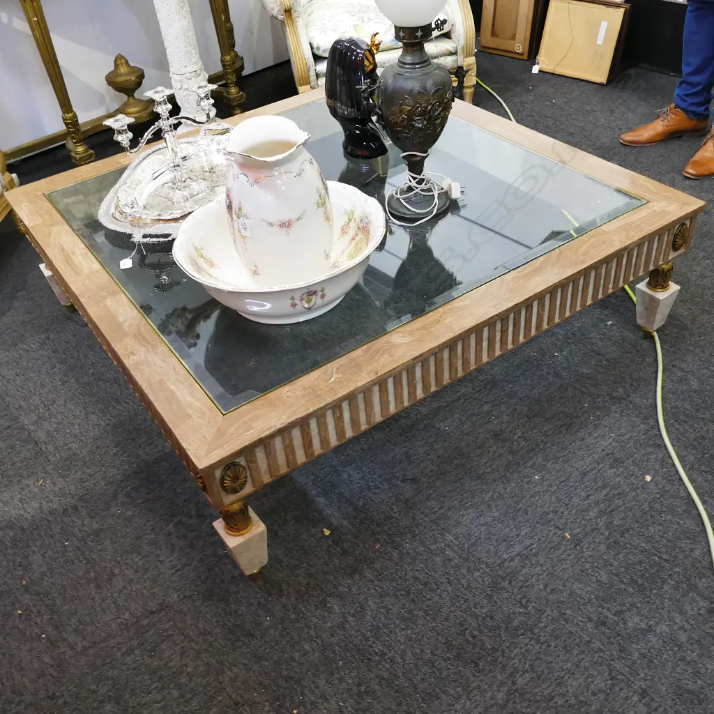 GLASS INSET COFFEE TABLE Image 1++