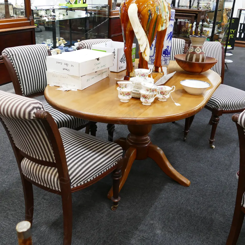 SOLID RIMU TABLE 1520MM L X 980MM W Image 1++