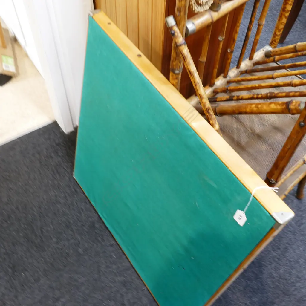 CARD TABLE Image 1++