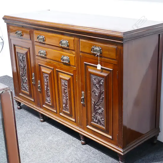 VICT. WALNUT SIDEBOARD BASE, 4 DOORS, 4 DRAWERS
