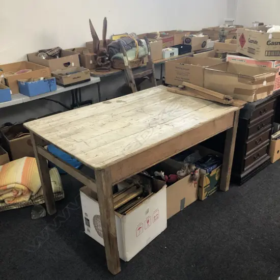 OLD SCRUB TOP TABLE - requires some repair