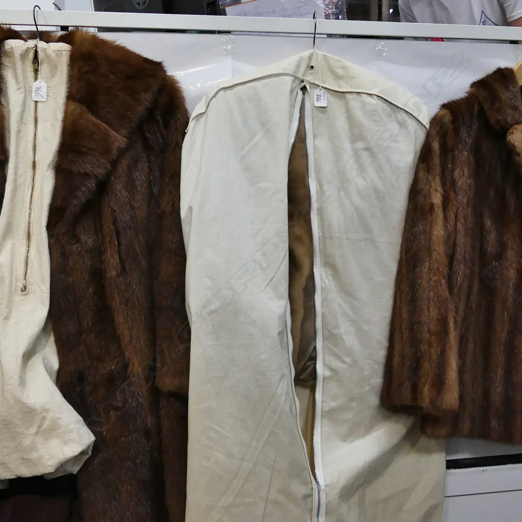 MINK FUR JACKET FULLY LINED AND IN EXCELLENT CONDITION Image 1++