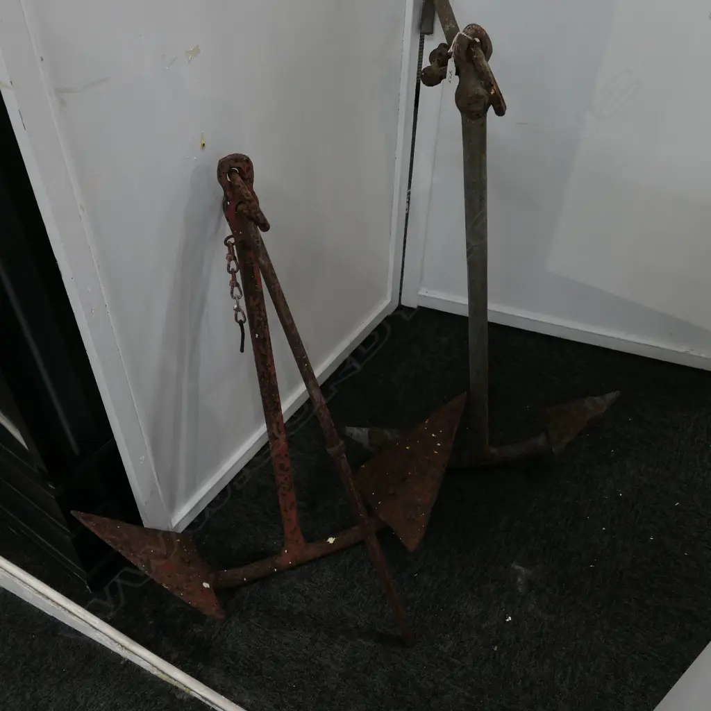 TWO VINTAGE METAL ANCHORS Image 1++