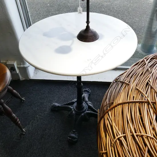 MARBLE & CAST IRON OUTDOOR TABLE DIA. 600mm