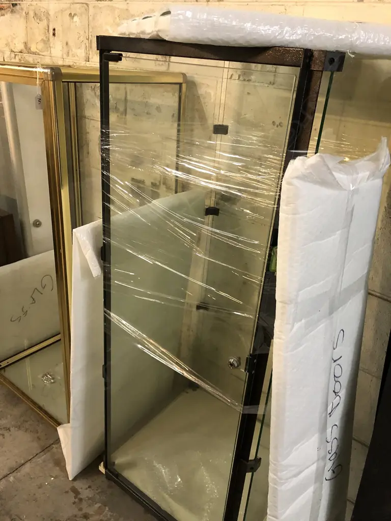 GLASS DISPLAY CABINET H 1330 MM Image 1++