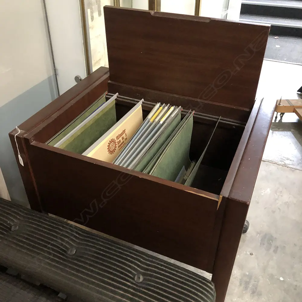 MAHOGANY FILING CABINET Image 1++