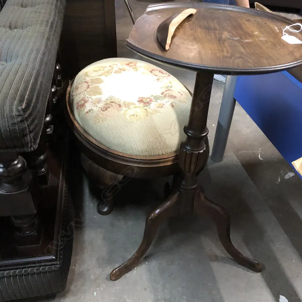 SM QUEEN ANNE STYLE STOOL & WINE TABLE A/F H. 570MM  Image 1++