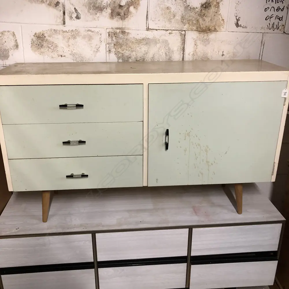 PAINTED SIDE BOARD PAINT DISTRESSED L 1220 MM Image 1++