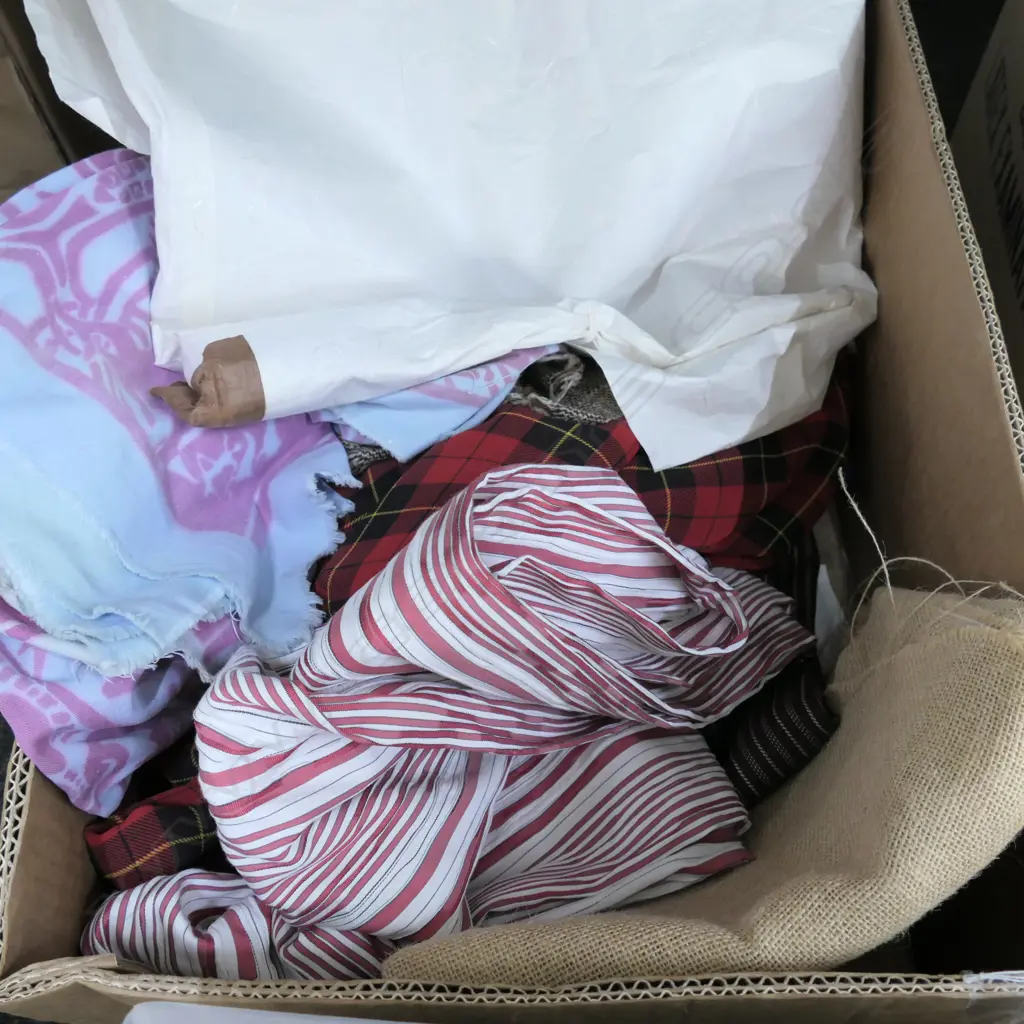 KIMONO & BOX VINTAGE FABRICS  Image 1++