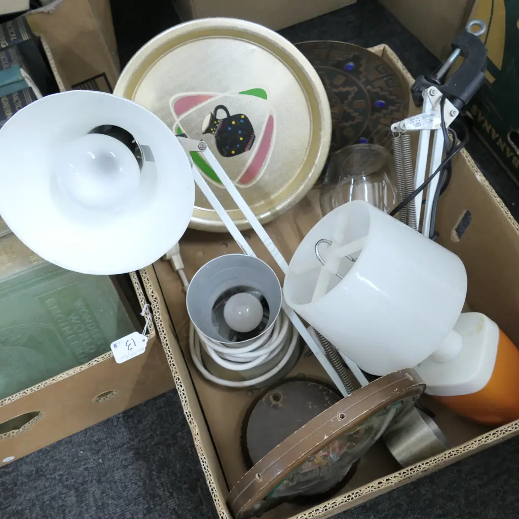 BOX OF ASSORTED LAMPS AND VINTAGE TRAYS Image 1++