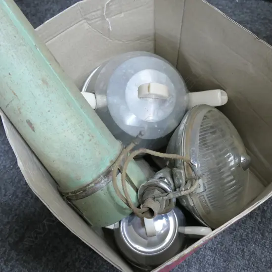 LOT DECO TEAPOTS/ LUCAS LIGHT ETC