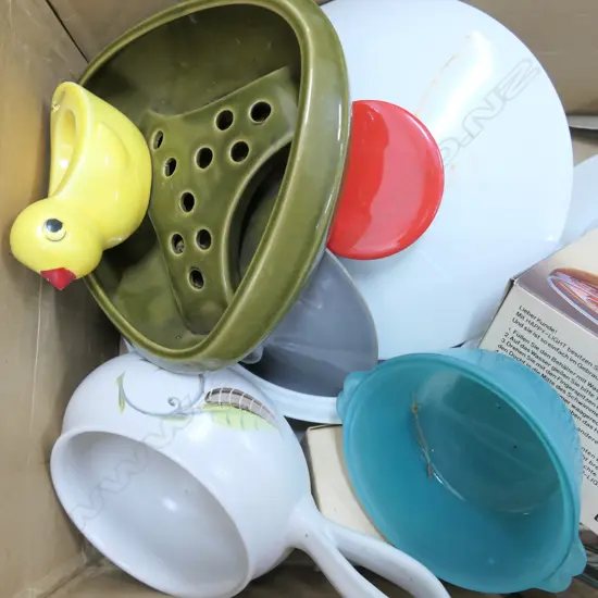 LOT ASST DENBY/THOMAS +KITCHEN WARE