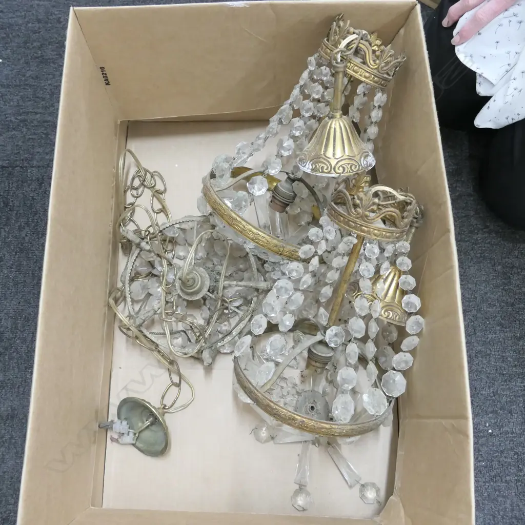 3 HANGING BRASS & CRYSTAL CHANDELIERS Image 1++