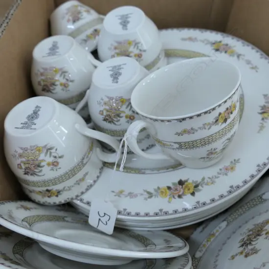 23 PCE R. DOULTON 'HAMILTON'; 6 DINNER PLATES, 5 ENTREE, 6 CUPS, 6 SAUCERS