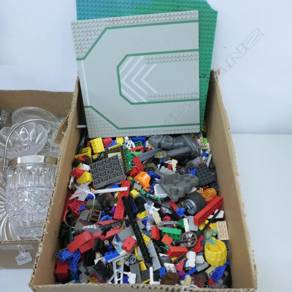 BOX LOT LEGO Image 1++