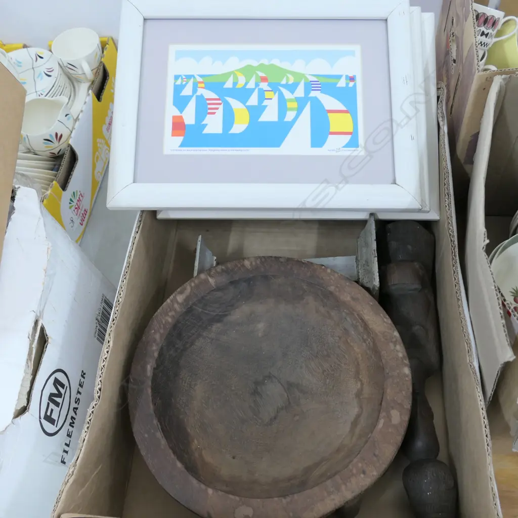 BOX OF TRIBAL CARVINGS & 3 AUCKLAND PRINTS ETC Image 1++