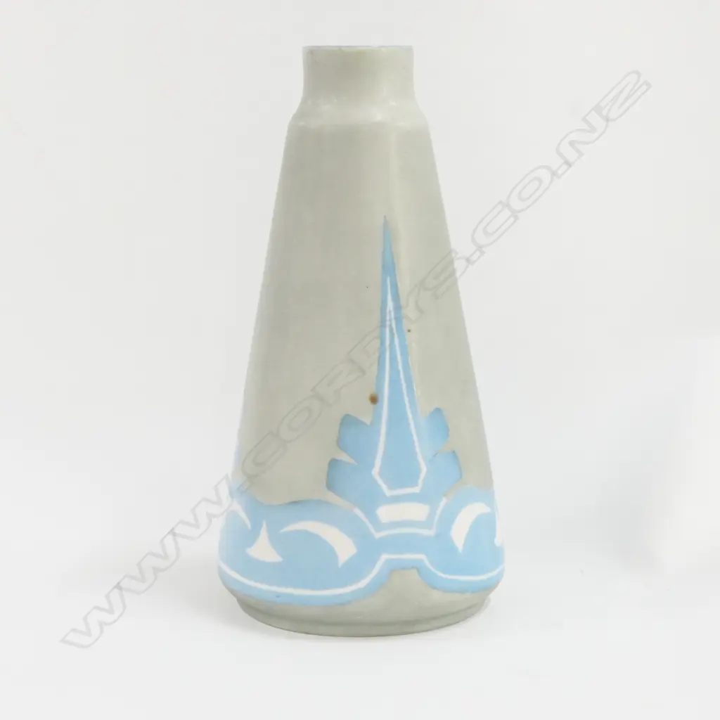 CHINA VASE WITH GRAPHIC DESIGN, SIGNED D.WHEELER 1912. H.205mm Image 1++