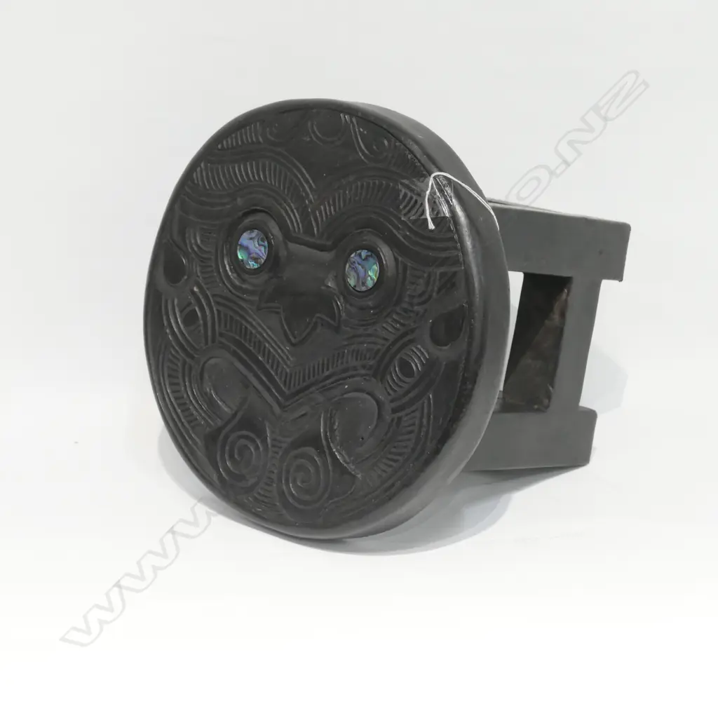 MODERN CARVED MAORI STOOL WITH PAUA INSET EYES D 270 MM Image 1++