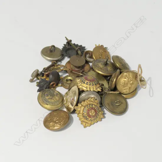 RNZAF & OTHER BUTTONS, ST JOHN'S BADGE, ETC