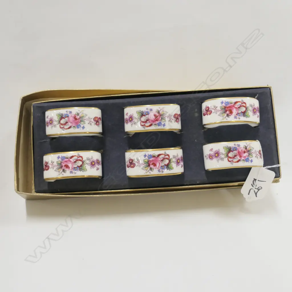 BOXED SET OF 6 DERBY CHINA NAPKIN RINGS Image 1++