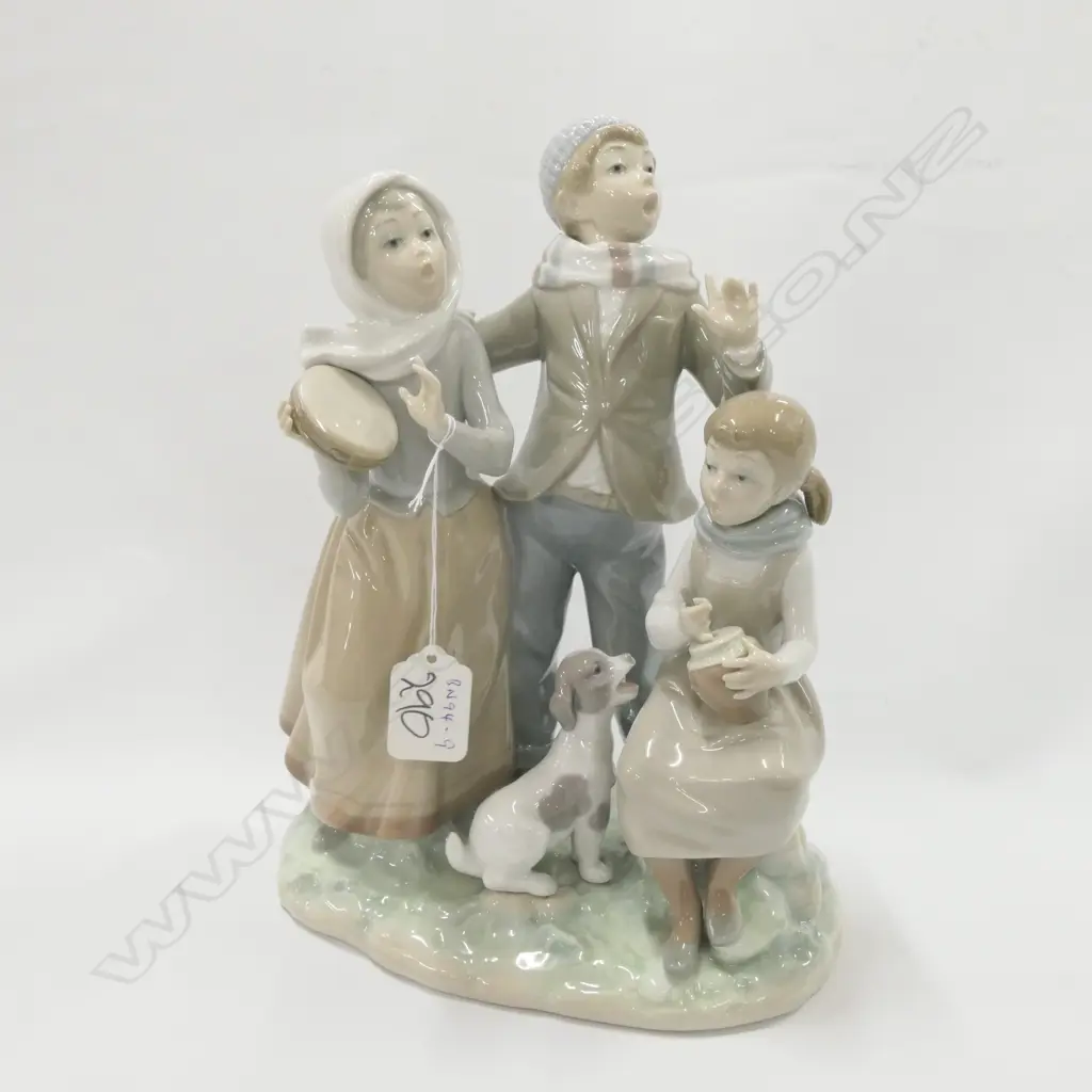 LLADRO PORCELAIN FIGURE GROUP OF CHILDREN. H.230mm Image 1++