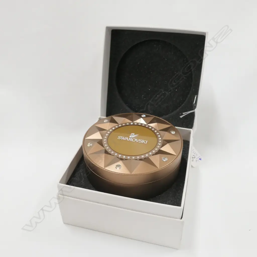 SWAROVSKI JEWELLERY MUSIC BOX IN CASE 110MM DIA Image 1++
