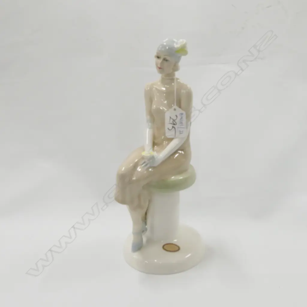 ROYAL DOULTON COCKTAILS FIGURINE 270MM H Image 1++