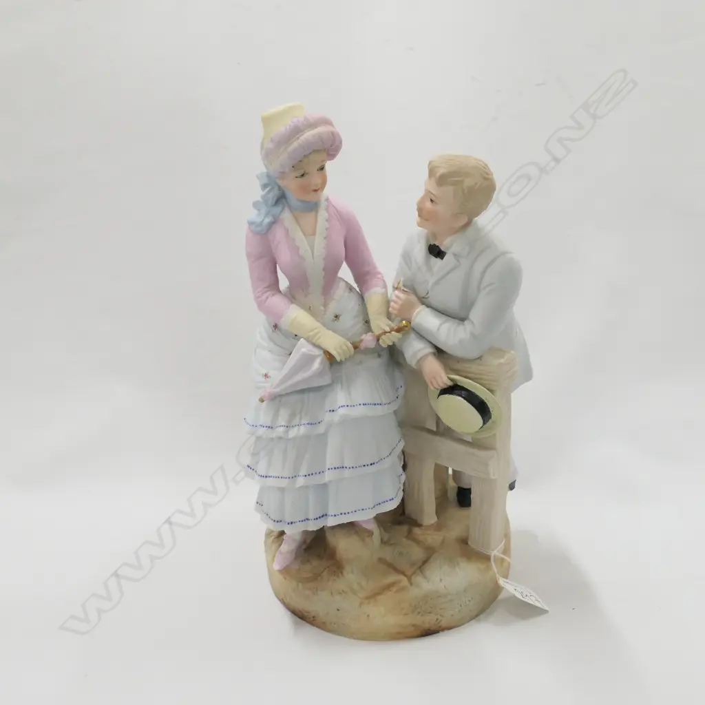 BISQUE FIGURE, COURTING COUPLE 300MM H Image 1++