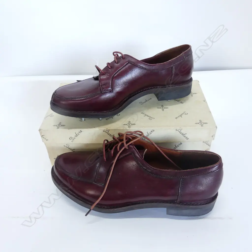 PR LADIES SIZE SIX BARKER GOLF SHOES AS NEW Image 1++