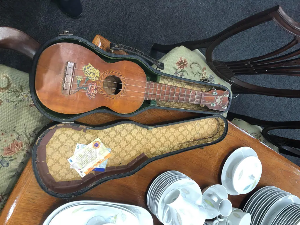 VINTAGE AKAI (ALOHA MANUFACTURING CO.) HAWAIIAN UKULELE C.1925 Image 1++